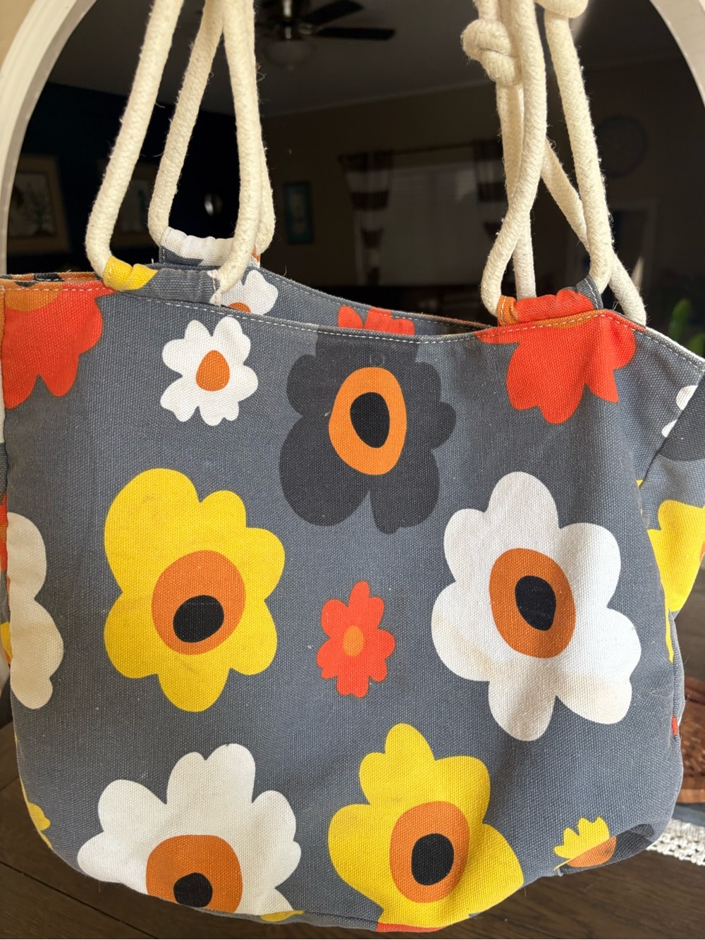 Farmhouse is My Style Blooms Zippered Tote Bag Preloved- flaw - Picture 4 of 8